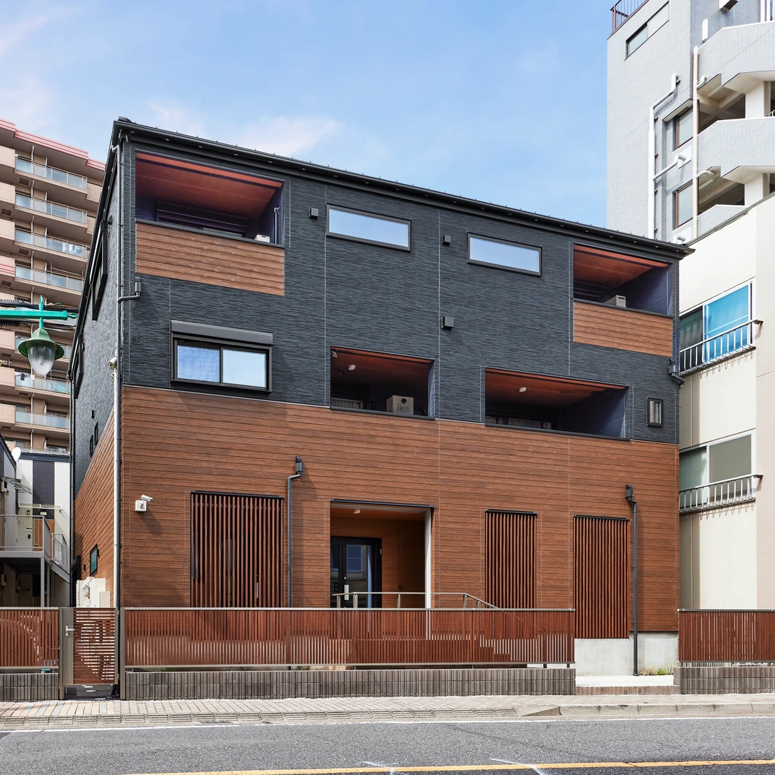 完成後の道路側から見た建物外観